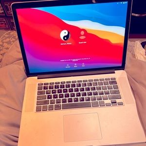 16GB RAM. 250GB hard drive with duel slots other side has even more memory!